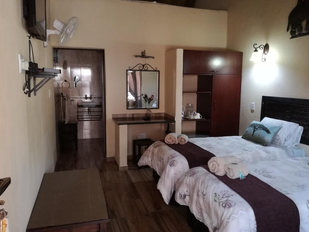 All Over Africa Guest House Кемптън Парк Екстериор снимка