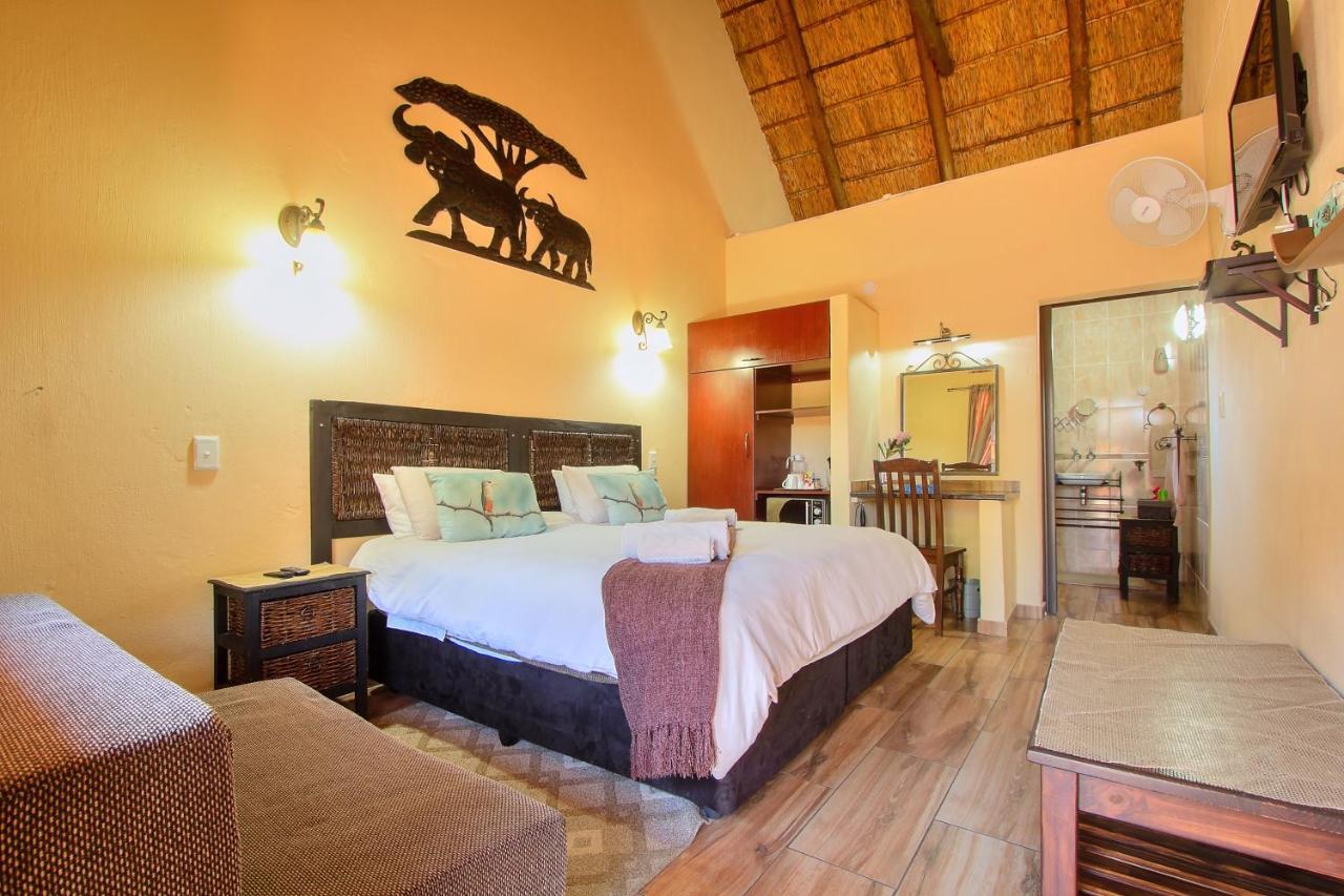 All Over Africa Guest House Кемптън Парк Екстериор снимка